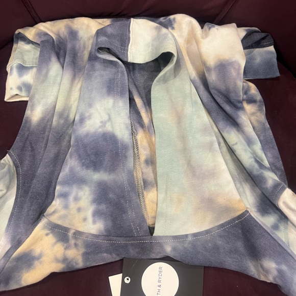 5th & Ryder Hoodie Tie Dye Sweatshirt Size Kids Large Unisex Blue and Ivory NEW - Picture 3 of 8